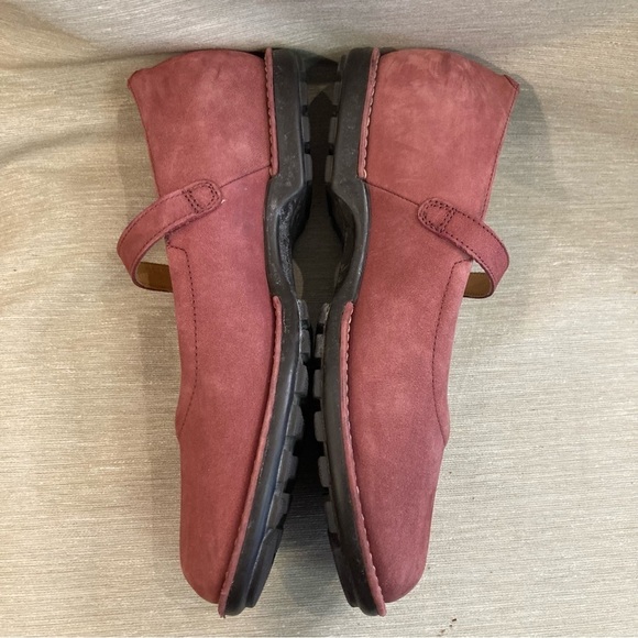 LAND’S END Sz 9B Suede  Mary Jane Style Rubber Sole Buckle Closure Sandals Shoes - Picture 6 of 10